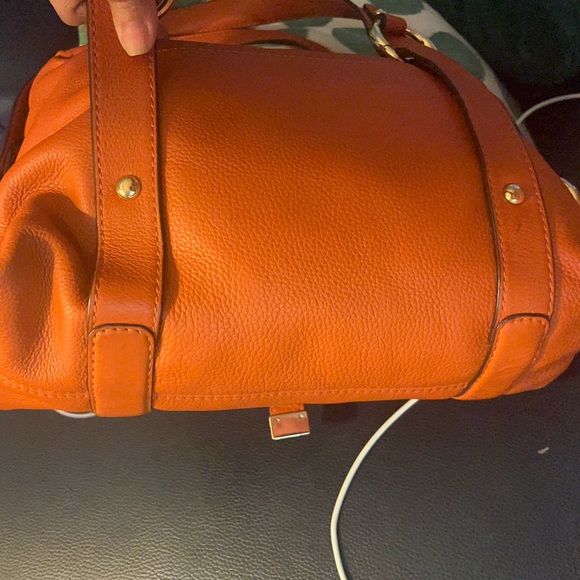 Authentic-Michael-Kors- orange leather - Picture 4 of 9
